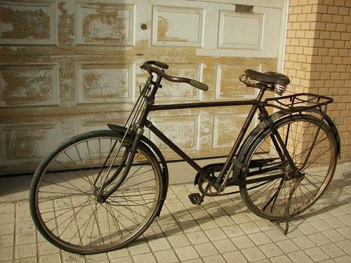 اهدای دوچرخه قدیمی به موزه نفت