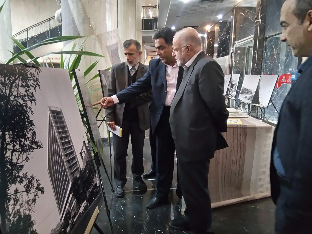 Minister of Petroleum Visits NIOC Exhibition 