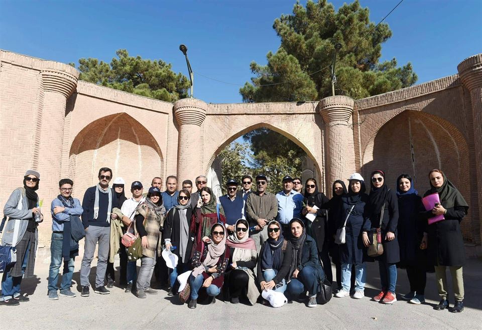 بازديد خبرنگاران از باغ موزه نفت كرمان