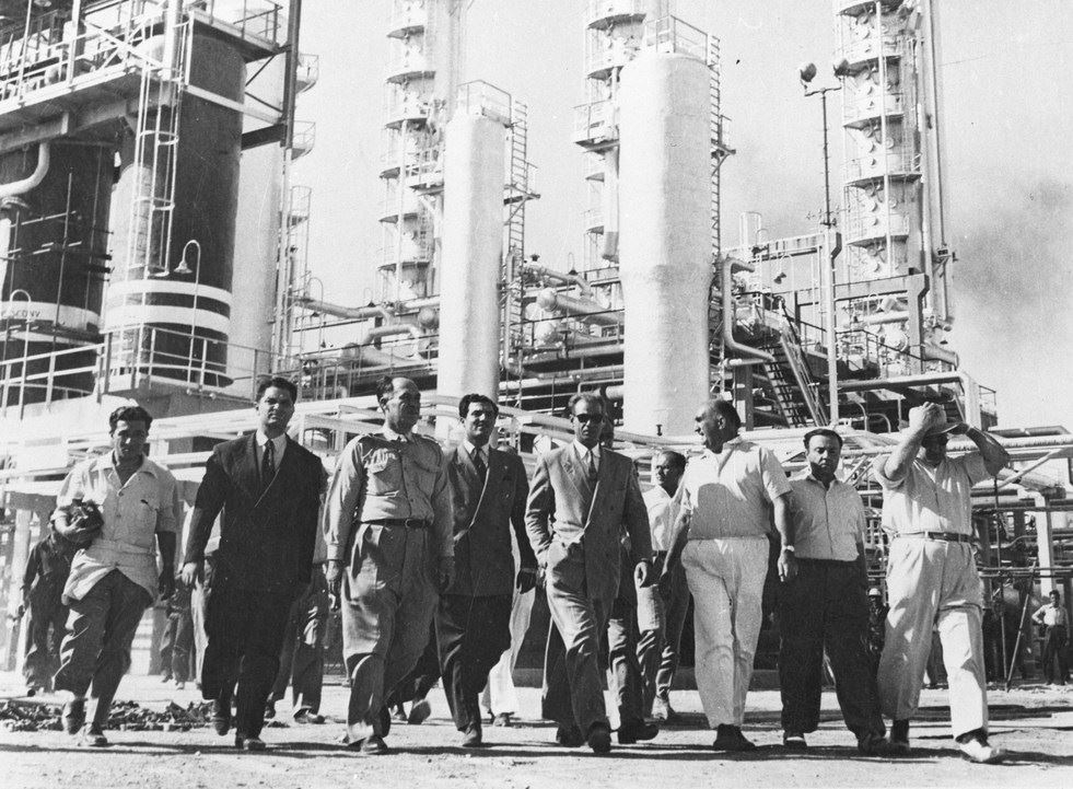 گذری بر ملی شدن صنعت نفت در ایران