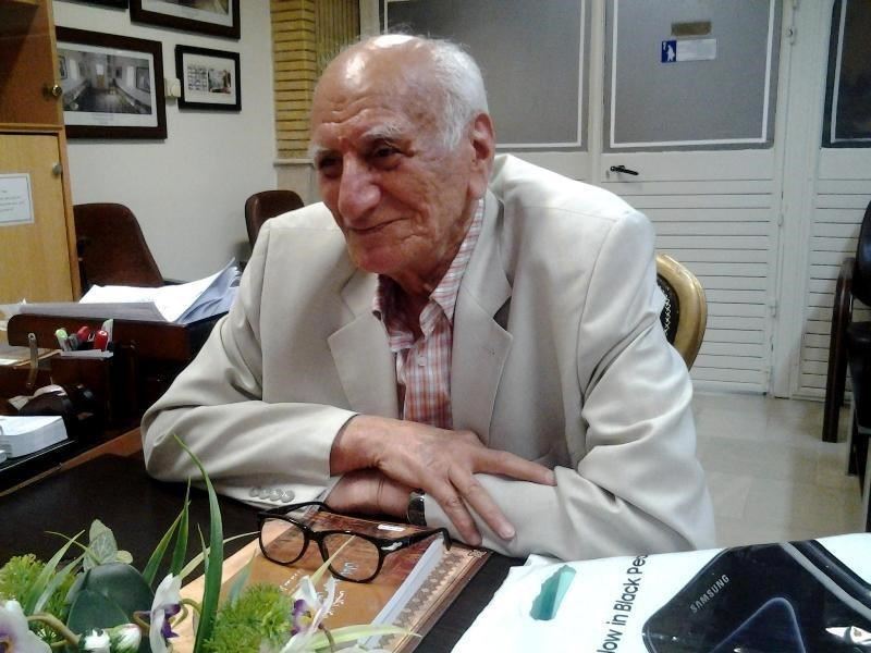 پيشكسوت 88 ساله در دفتر موزه هاي نفت