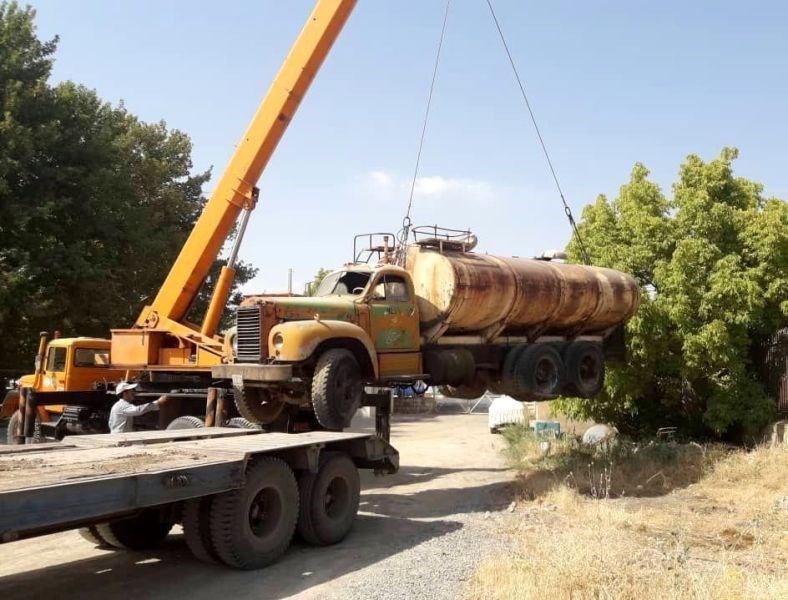 انتقال تانکر به موزه نفت کرمانشاه