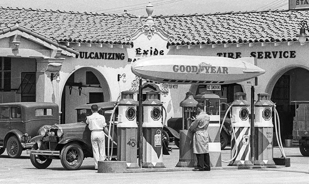 پمپ بنزین قدیمی لس آنجلس