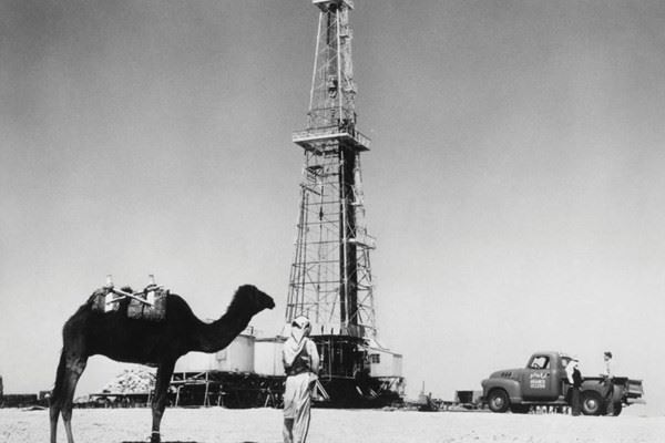 آشنايي با رژیم های حقوقی قراردادهای نفتی در خاورمیانه طي سال هاي 1949- 1901 میلادی