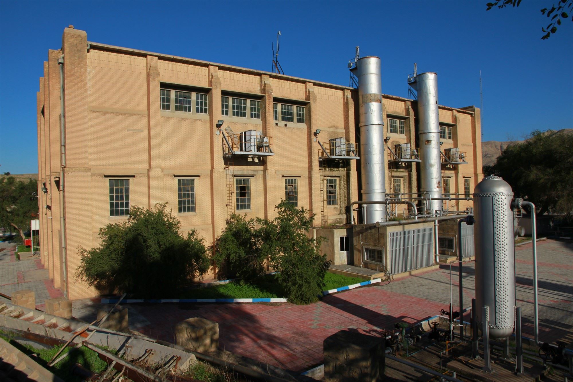 مروري بر تاریخچه کارخانه مولد برق تمبی در مسجدسلیمان