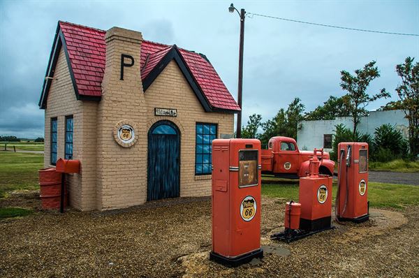 خانه عروسک؛ نخستین پمپ‌بنزین شرکت نفت فیلیپس