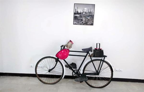 بازآفرینی کارگر دوچرخه‌سوار در پالایشگاه