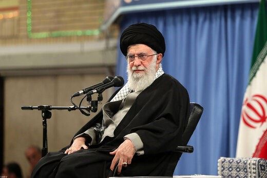 رهبر معظم انقلاب: خدمت در صنعت نفت، عبادت است
