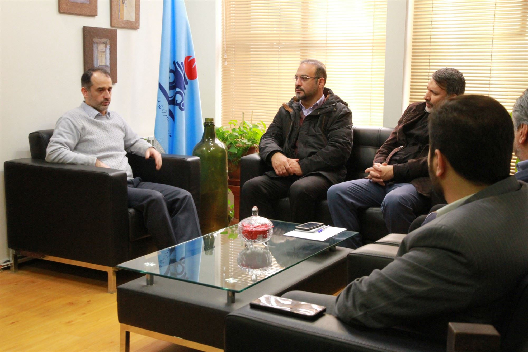 نشست مشترک مدیریت موزه ها ومرکز اسناد صنعت نفت با شرکت بهره برداری را آهن شهری تهران 