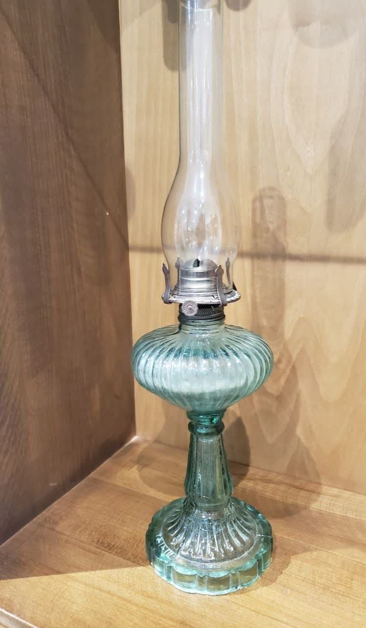 Oil lamps, Lampa