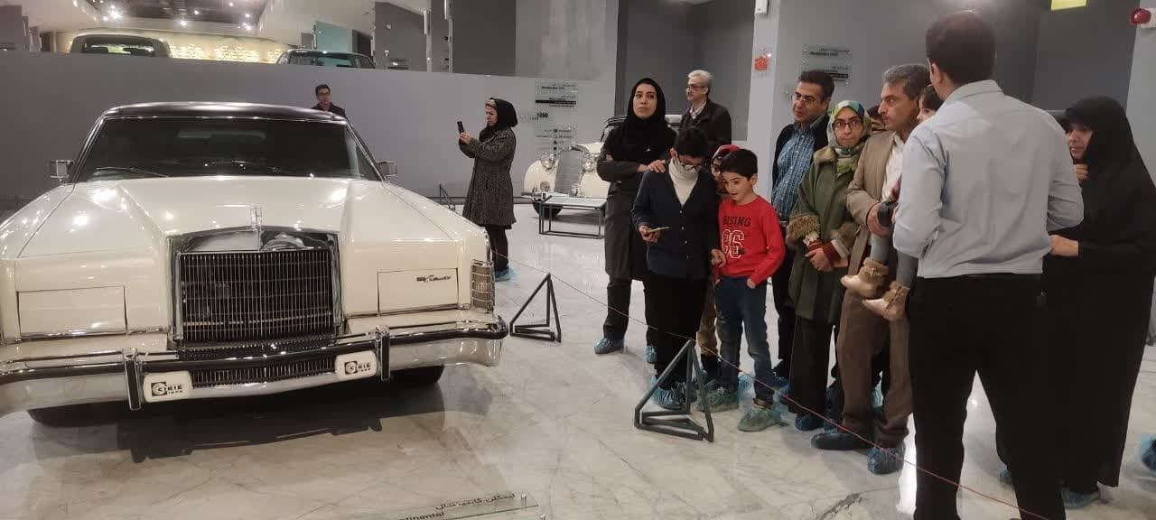 Tehran tour visit of Mostazafan Foundation’s cultural institution of museums for employees of oil industry