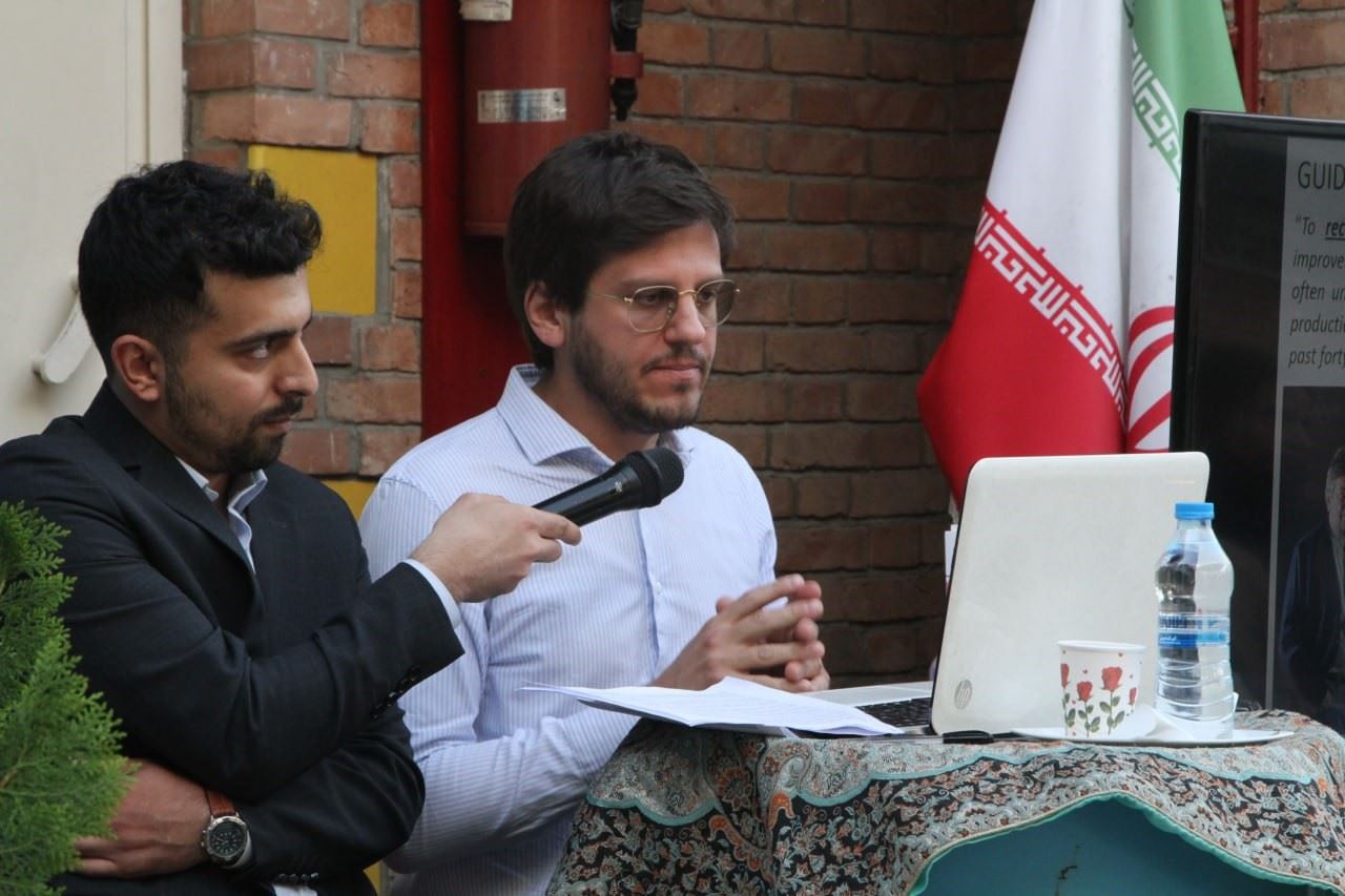 Holding a specialized meeting on the functions of science and industry museums in today's society