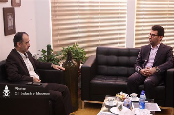 دیدار شهردار ناحیه یک منطقه 12 شهرداری تهران با مدیرمرکز اسناد صنعت نفت