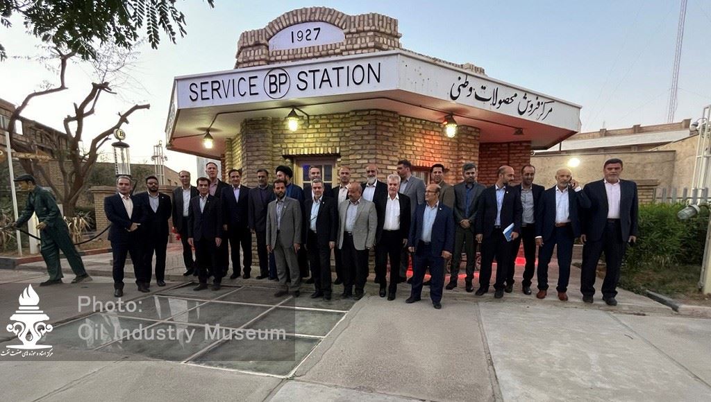 بازدید گروهی از مدیران روابط‌ عمومی صنعت نفت از موزه‌های آبادان 