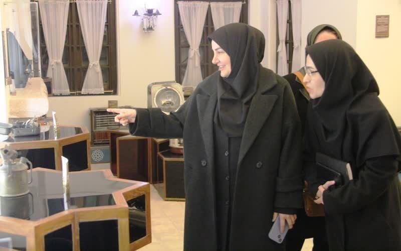 بازدید معاون وزیر نفت از موزه نفت‌سوزهای کرمان