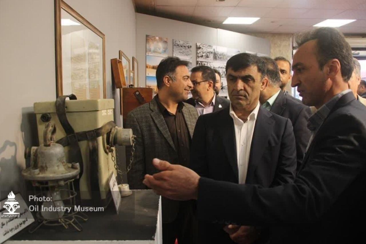 بازدید مدیرعامل شركت ملی مناطق نفت‌خیز جنوب از غرفه اسناد و موزه‌های صنعت نفت در پانزدهمین نمایشگاه ساخت تجهیزات صنعت نفت