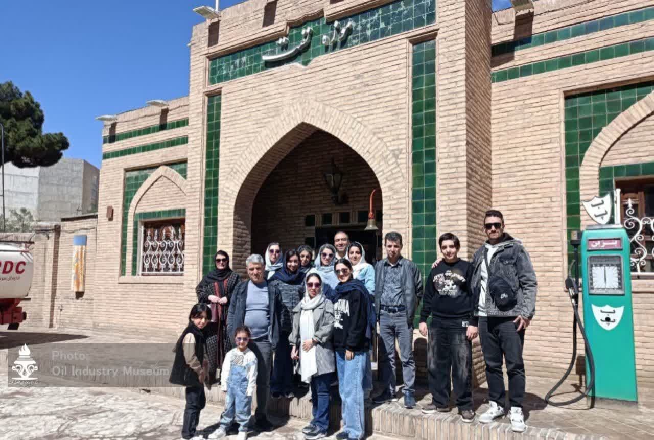 استقبال مسافران نوروزی از موزه نفت سبزوار
