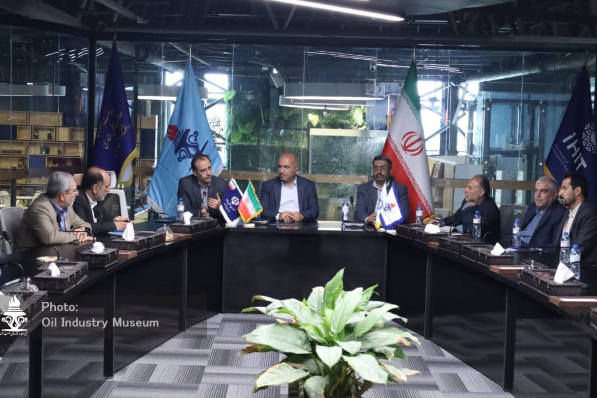 امضای تفاهم‌نامه همکاری میان دانشگاه علم و صنعت، شرکت نفت و گاز آغاجاری، و مرکز اسناد صنعت نفت در دومین روز نمایشگاه نفت تهران