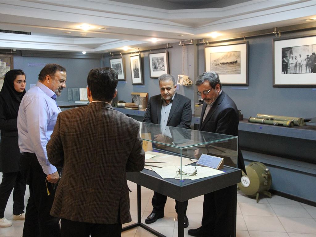 بازدید معاون وزیر نفت در امور بین‌الملل و مدیرکل اوپک از مرکز اسناد و موزه‌های صنعت نفت