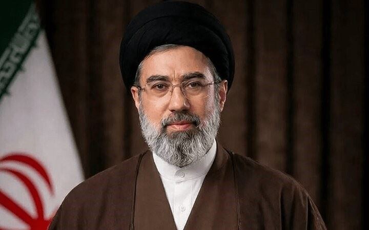 آیت‌الله سید مجتبی خامنه‌ای سومین رهبر جمهوری اسلامی ایران شد
